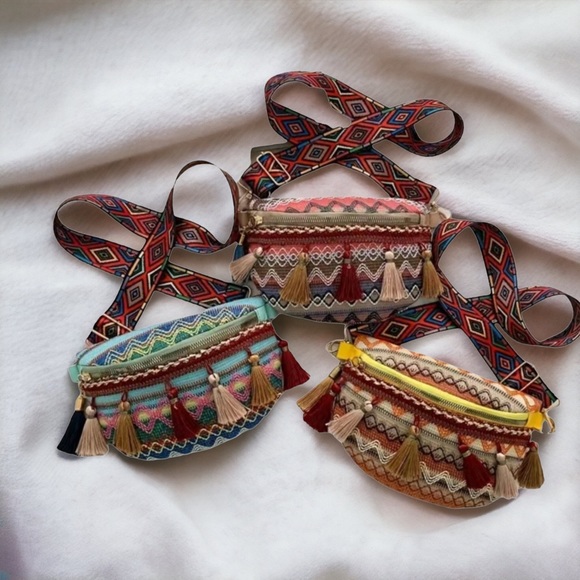Bohemian Fanny Pack Crossbody Bag. NWT - Picture 2 of 8